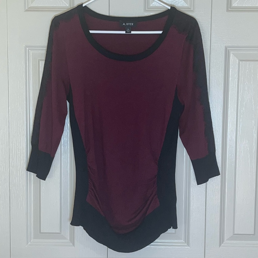 A. Byer XL Burgundy Black 3/4 Length Sleeve Lightweight Sweater Lace Detail
